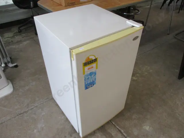 Underbench Fridge Image 1++