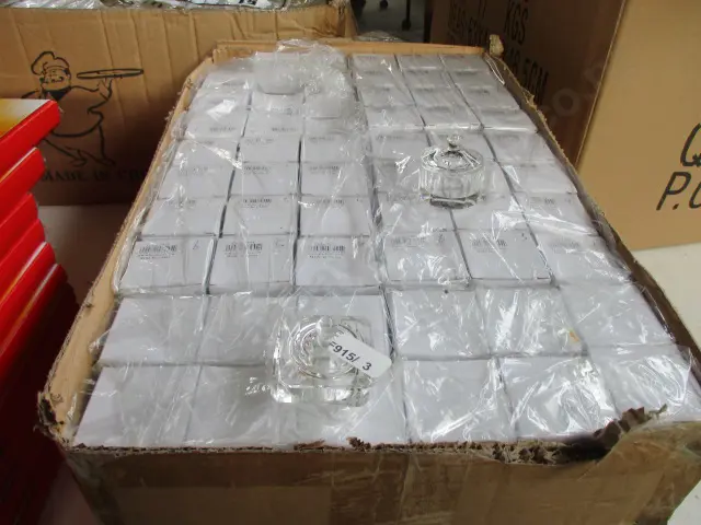 Glass Pots Image 1++