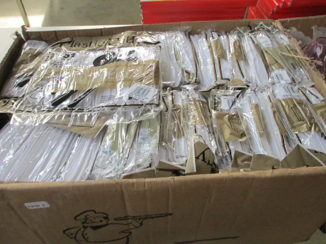 Plastic Cutlery Image 1++