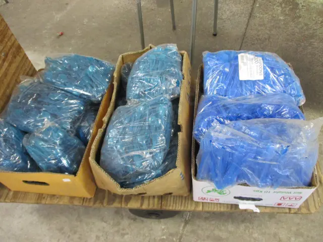 Plastic Spoons Image 1++