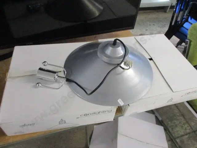 3 Pendant Lights Image 1++