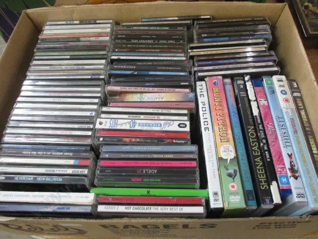 Cds and Dvds Image 1++