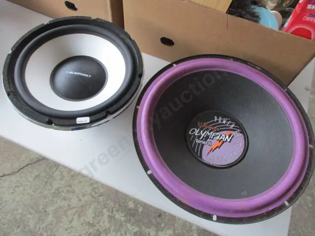 2 Speakers Image 1++