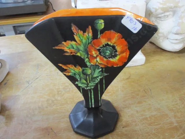 Poppy Vase Image 1++
