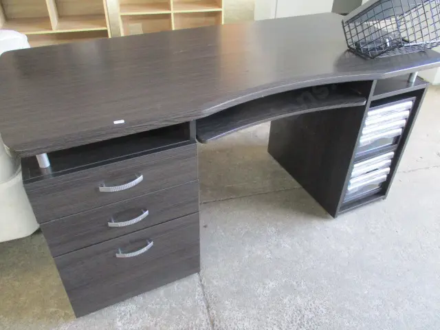 Desk Image 1++