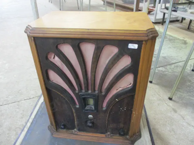 Vintage Radio Image 1++