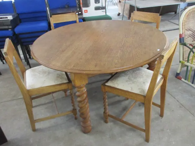 Barley Twist Table and Chairs Image 1++