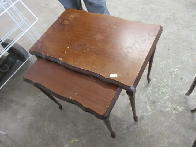 2 Side Tables Image 1++