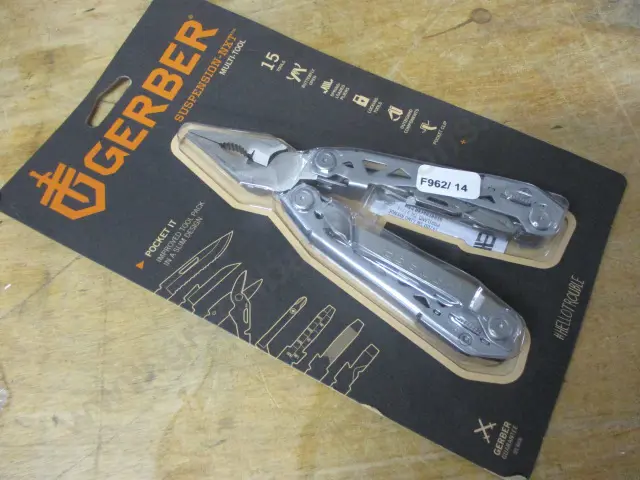Pliers Image 1++