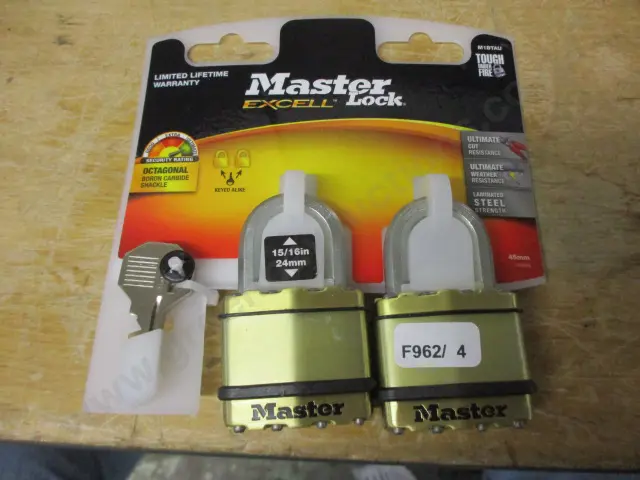 2 Padlocks Image 1++