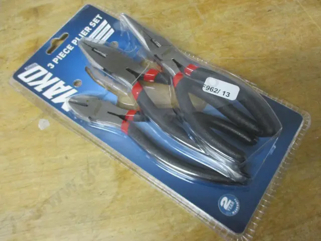 Pliers Image 1++