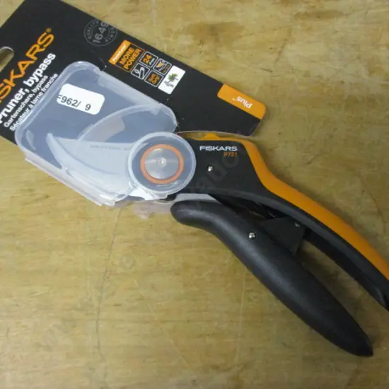 Pruner