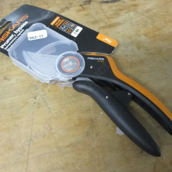 Pruner