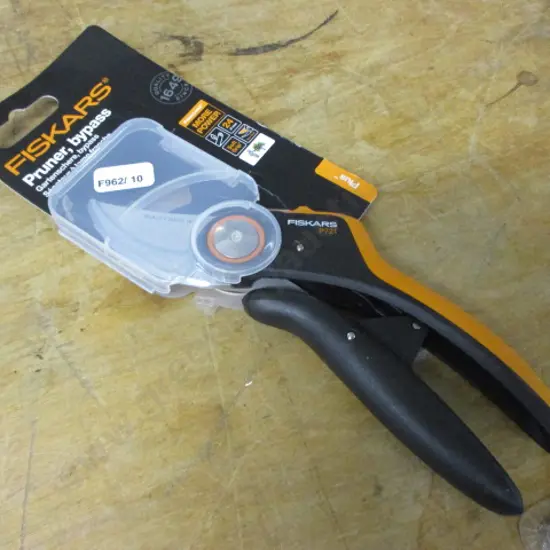 Pruner