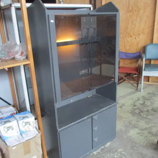 Iluminated Cabinet