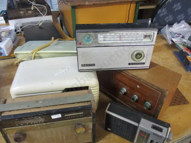 Radios (af) Image 1++