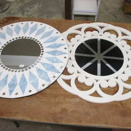 2 Mirrors