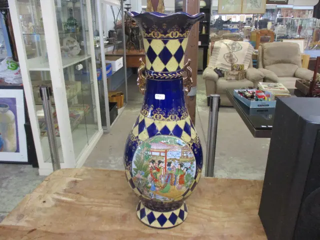 Floor Vase (crack) Image 1++