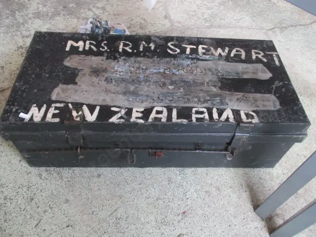 Metal Trunk Image 1++