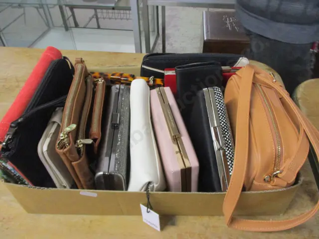 Handbags Image 1++