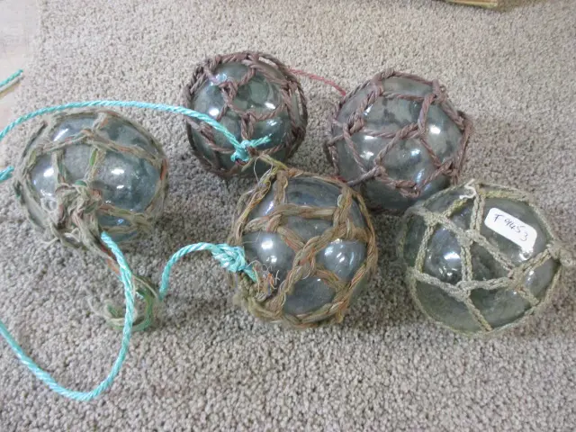 Small Glass Floats Image 1++