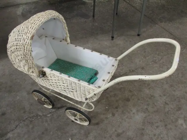 Dolls Pram Image 1++
