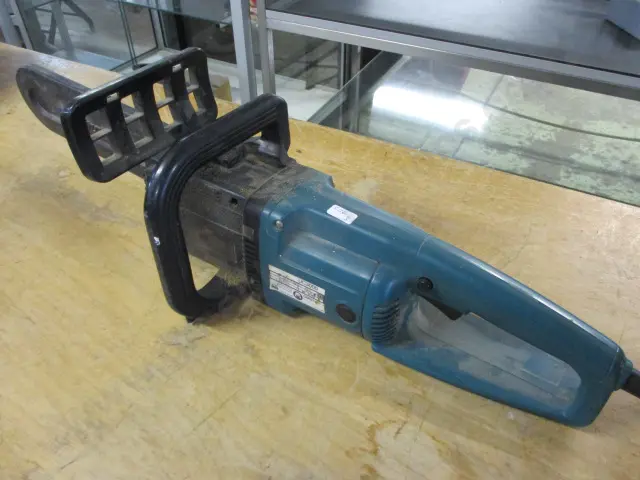 Electric Chainsaw Image 1++