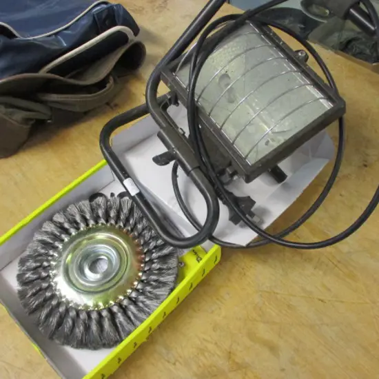 W/shop Light and Wire Wheel