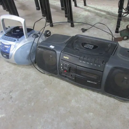 2 Stereos