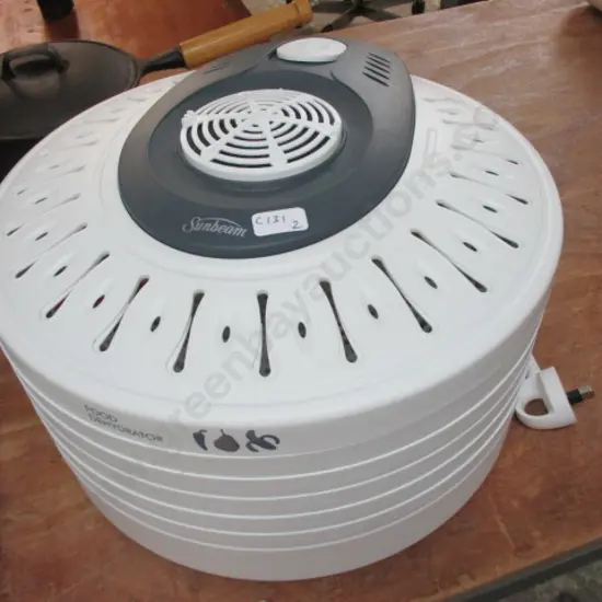 Dehydrator