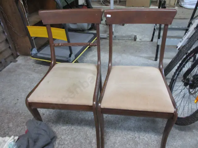 2 Chairs Image 1++