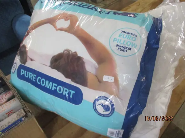 Pillows Image 1++
