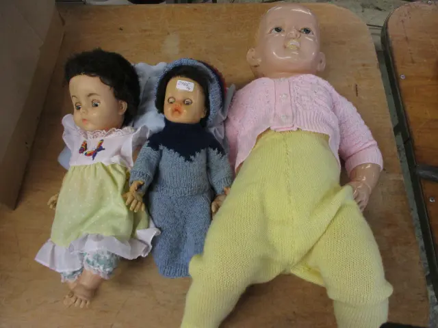 Vintage Dolls Image 1++