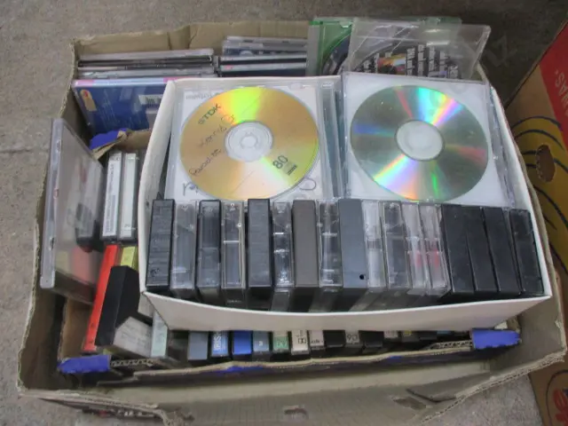 Cassettes Etc Image 1++
