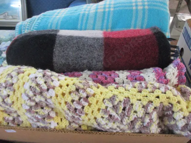 Blankets Image 1++