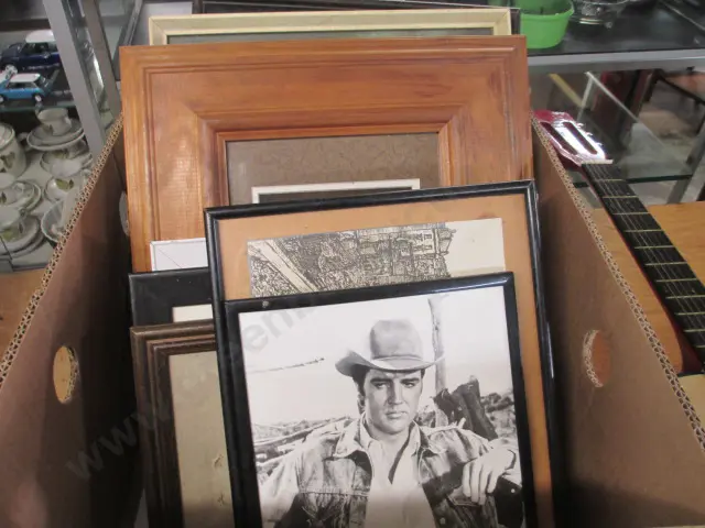 Frames and Prints Image 1++