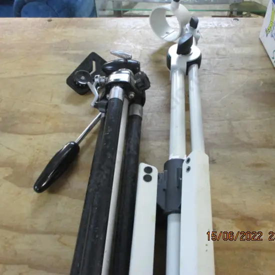 2 Tripods