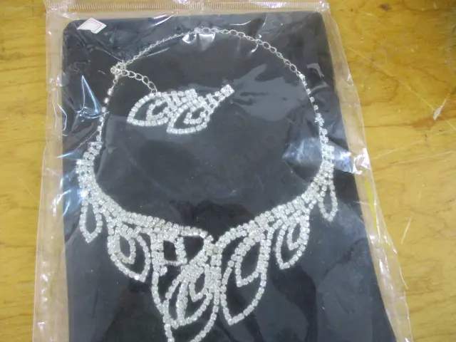 Necklace and Earrings Image 1++
