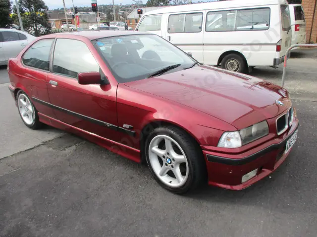 1995 BMW Coupe 190,000k  1800cc, Reg Wof current. No damage or rust. Image 1++