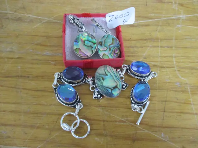 Bracelet and Earrings Image 1++