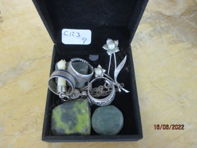 Silver Etc Image 1++