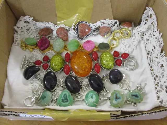 Bracelets Image 1++