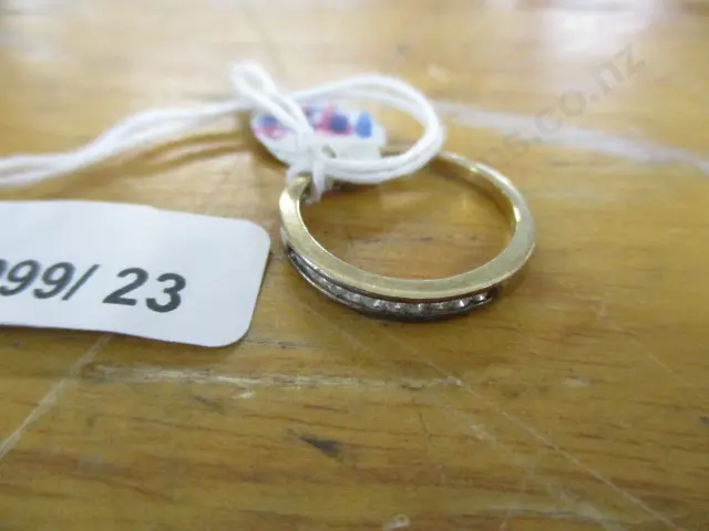 9ct Diamond Ring Image 1++