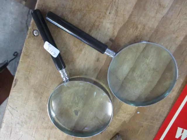 2 Mag Glasses Image 1++