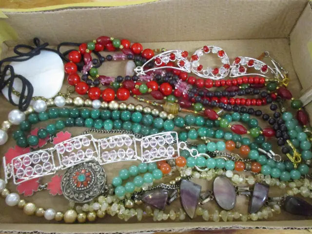 Necklaces Image 1++