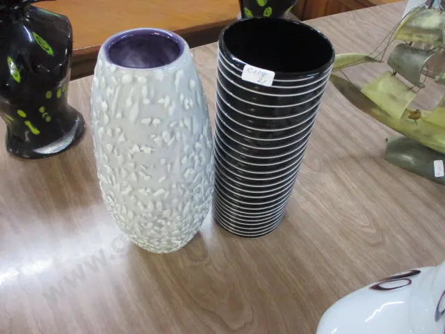 2 Art Glass Vases Image 1++