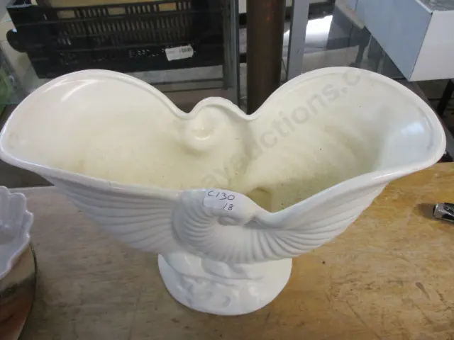 C/Lynn Vase (af) Image 1++