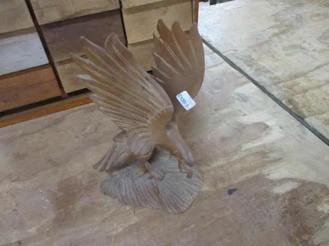 Carved Eagle Image 1++