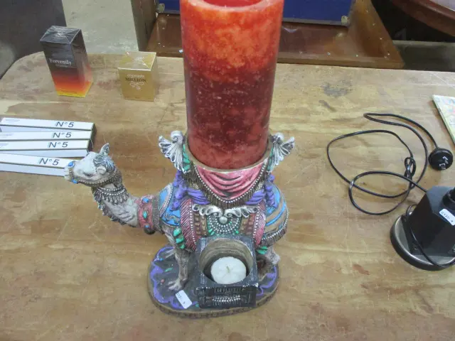 Camel Candle Image 1++