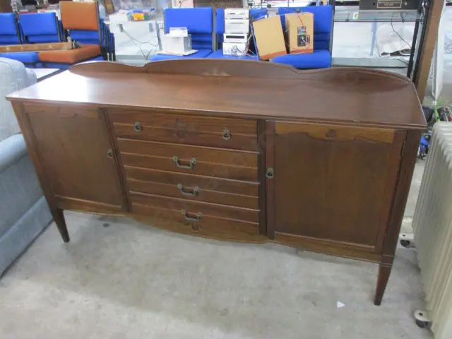 Sideboard Image 1++